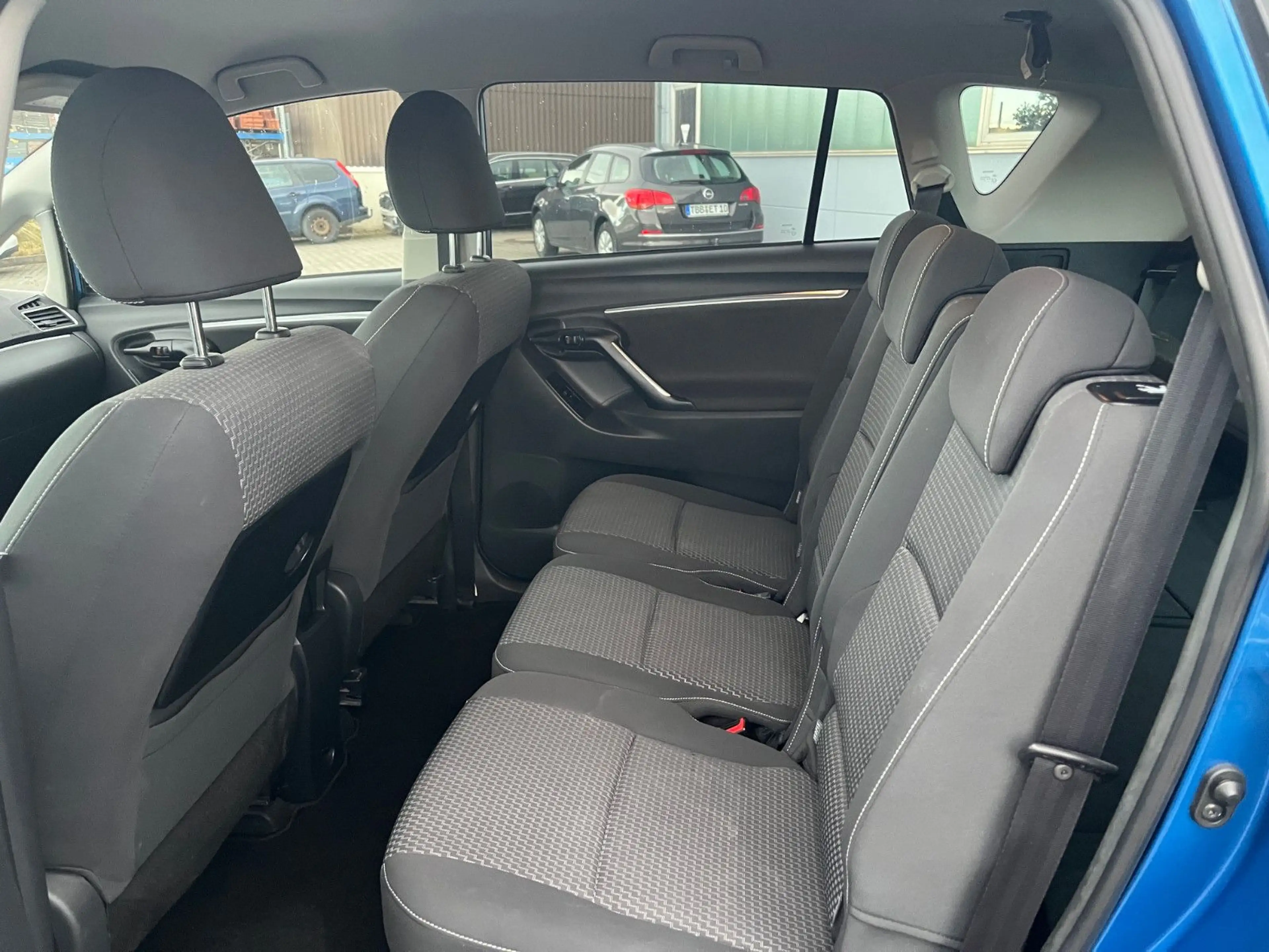 Toyota Verso Comfort — photo 10
