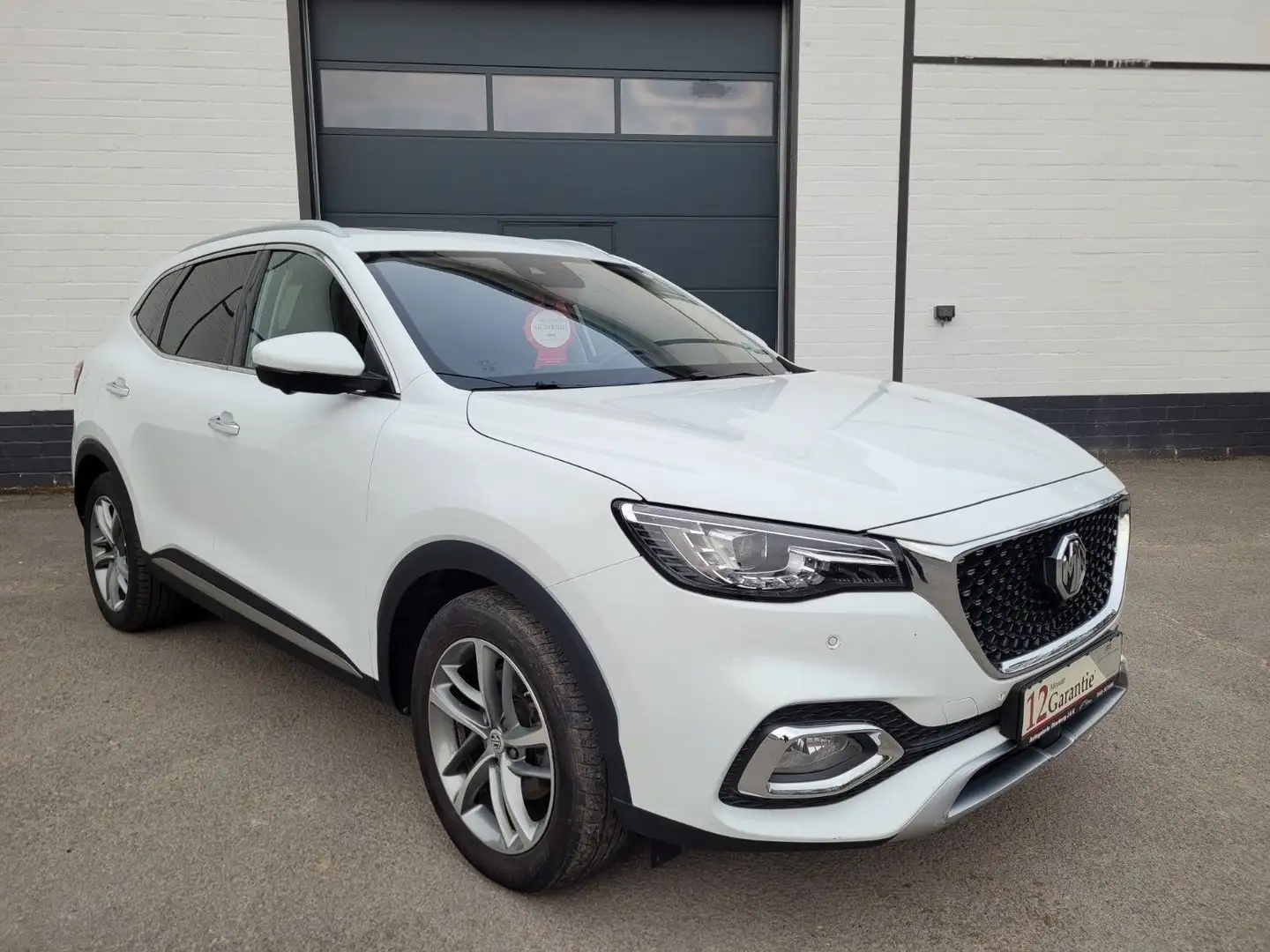 MG EHS 1.5 T-GDi PHEV Luxury Pano LED+ ACC SHZ 360° Bílá - 1
