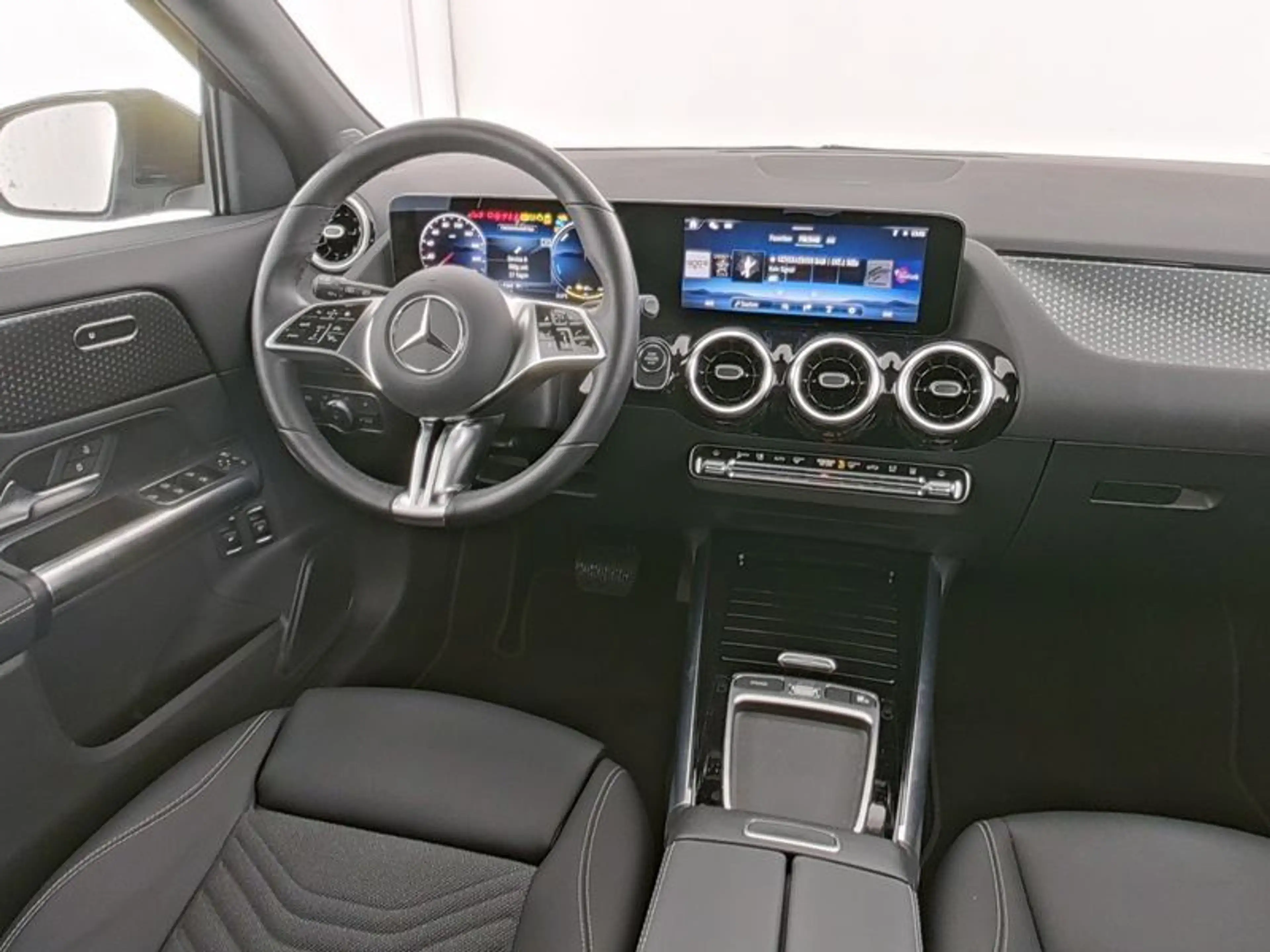 Mercedes-Benz GLA 250 e Progressive*AHK*Distro*360°*Totwi*11kw — photo 6