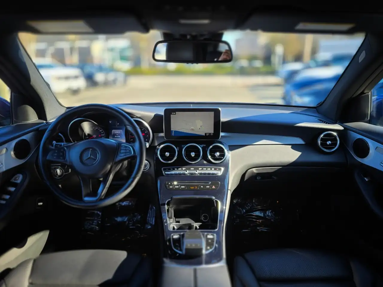 Mercedes-Benz GLC снимка Mercedes-Benz GLC