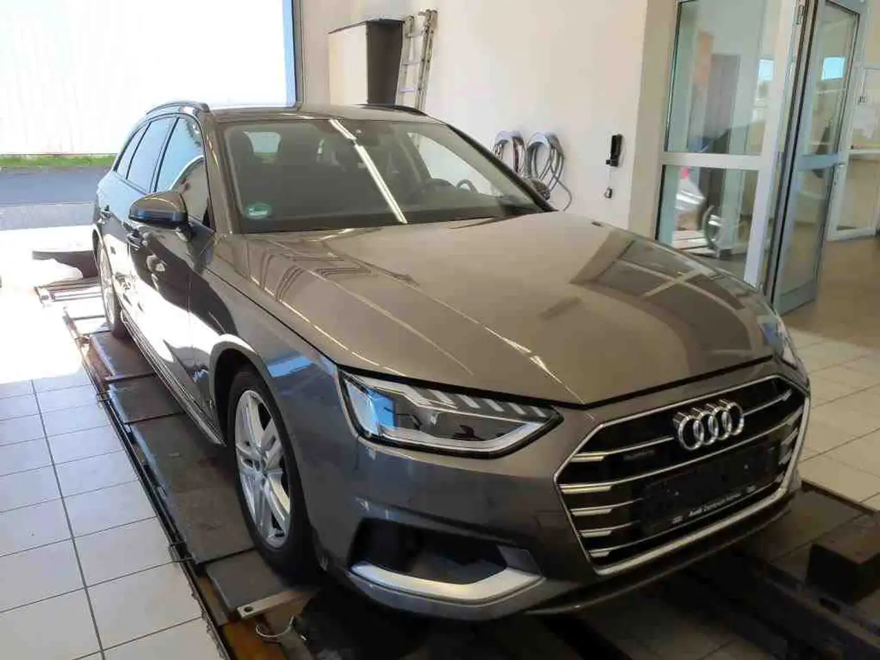 Audi A4 40 TDI quattro advanced*NAVI-PLUS*LED*A 3