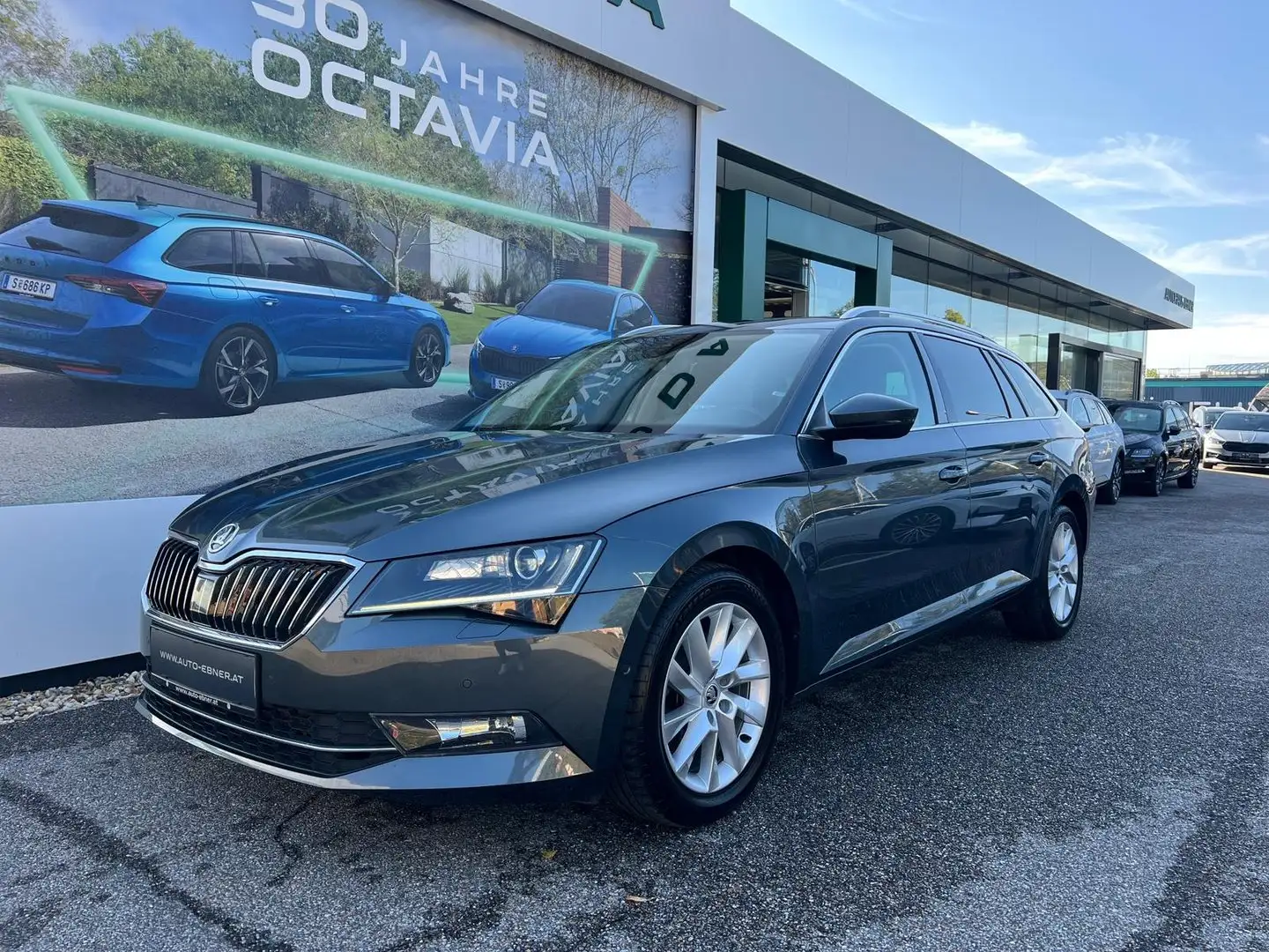 Skoda Superb Style TDI SCR DSG Grau - 1