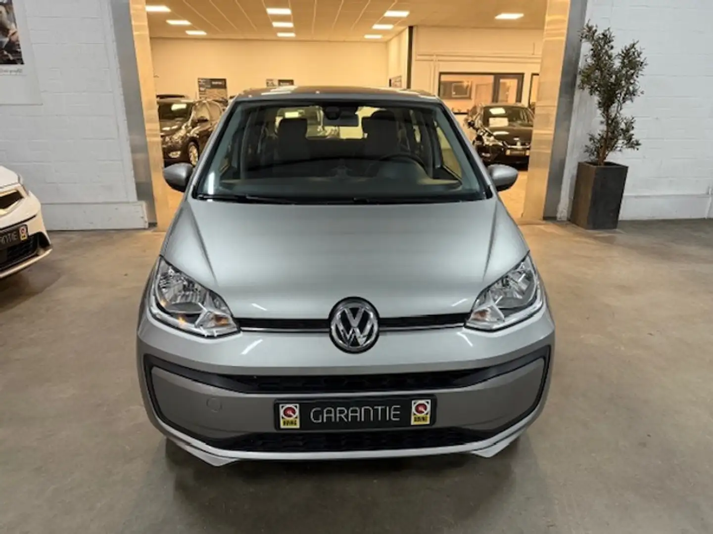 Volkswagen up! 1.0 BMT move up! Grijs - 2