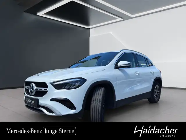 Mercedes-Benz GLA 180 Österreich-Edition Shz LED AUT RKam Klima