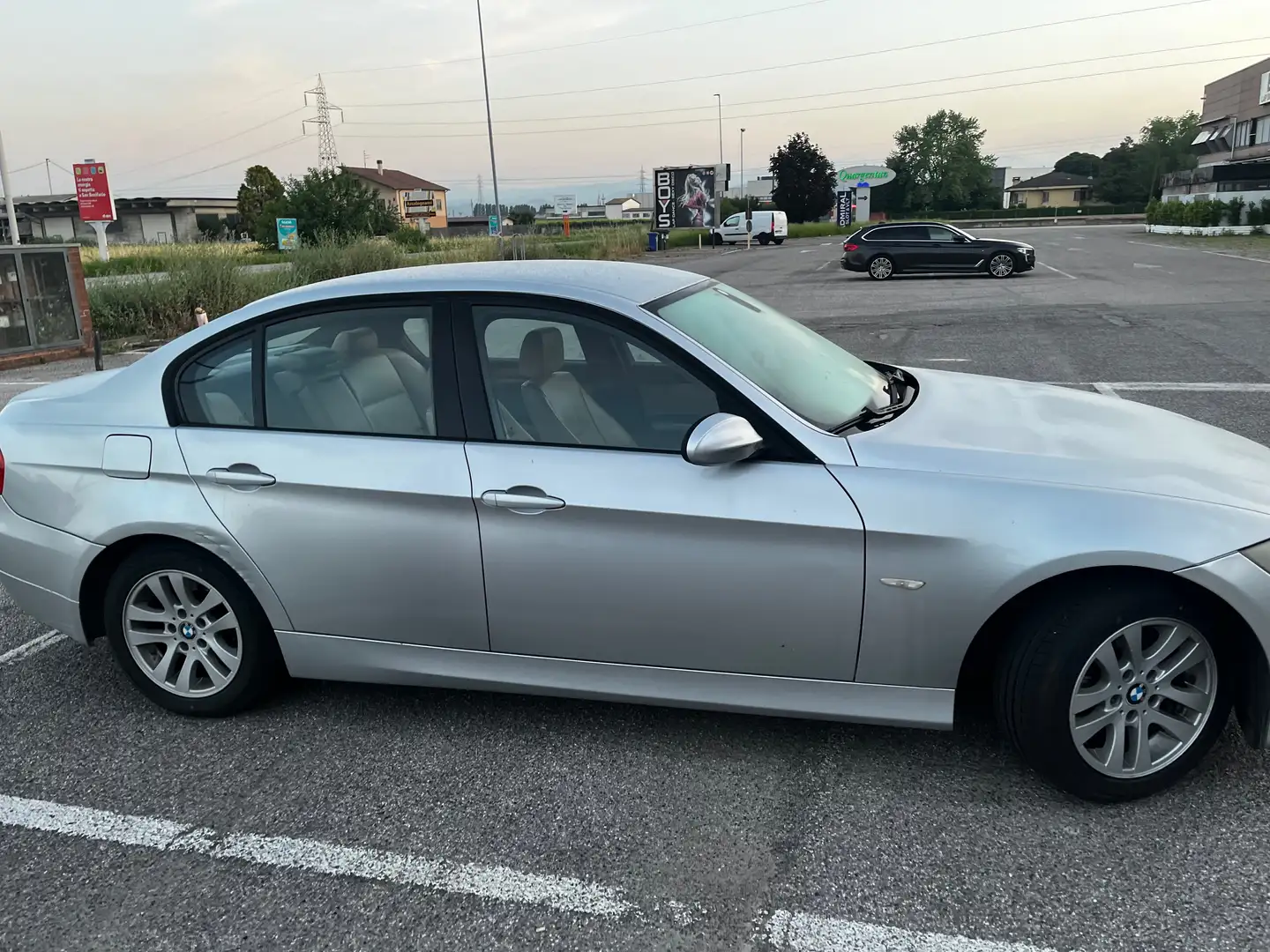 BMW 320 Serie 3 E90 Berlina 320d Futura Argento - 1