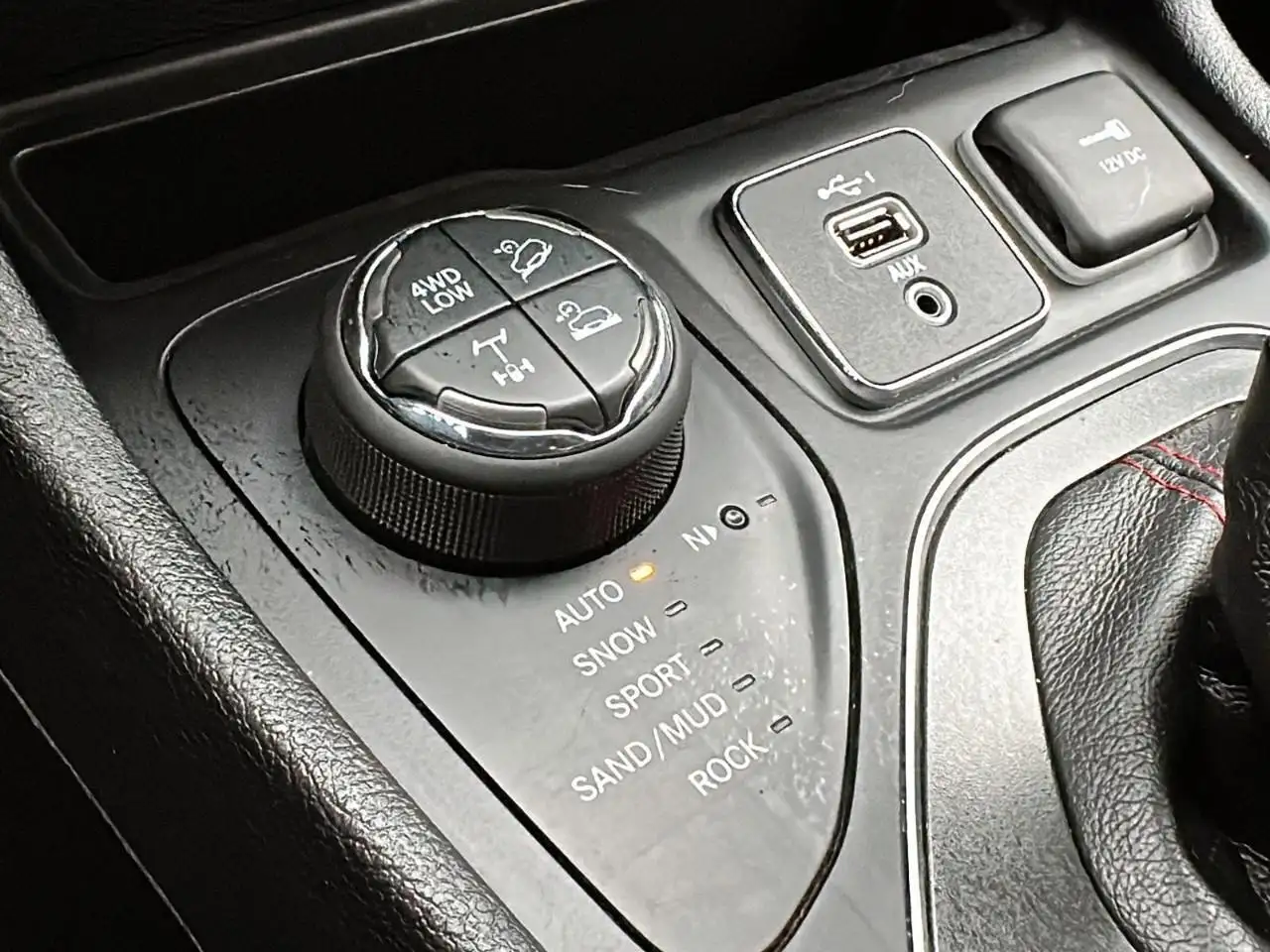 Jeep Cherokee снимка Jeep Cherokee