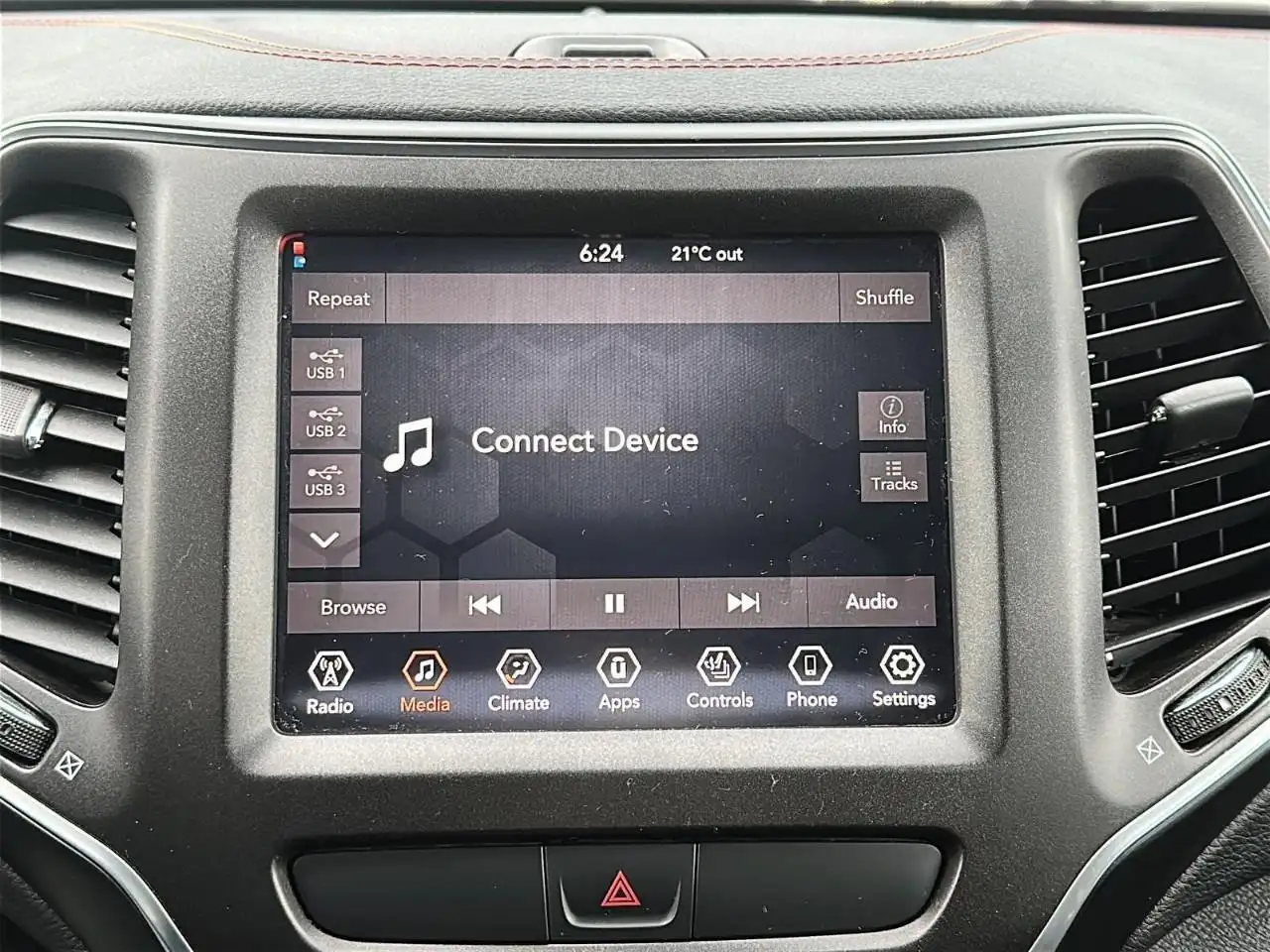 Jeep Cherokee снимка Jeep Cherokee