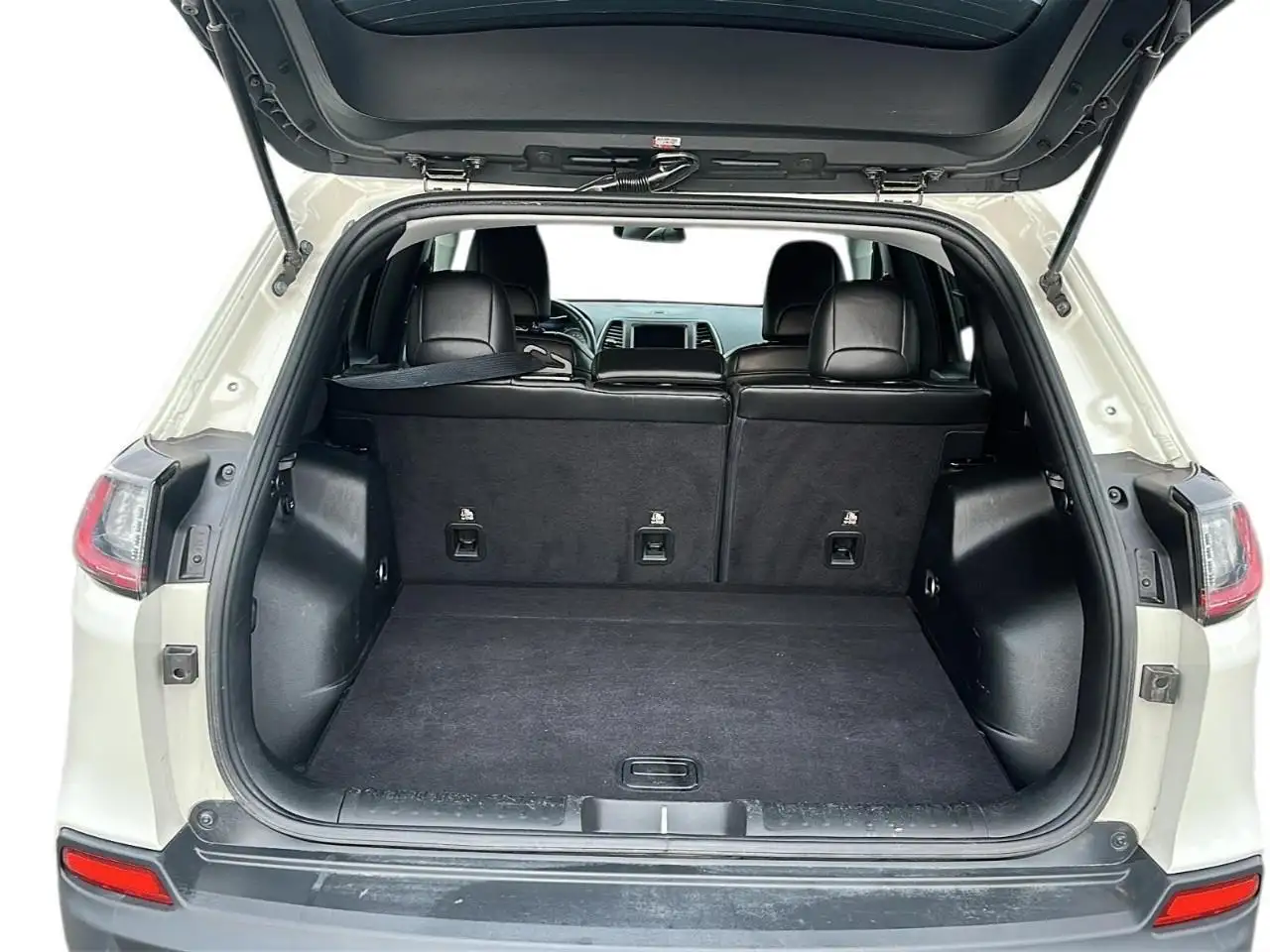Jeep Cherokee снимка Jeep Cherokee
