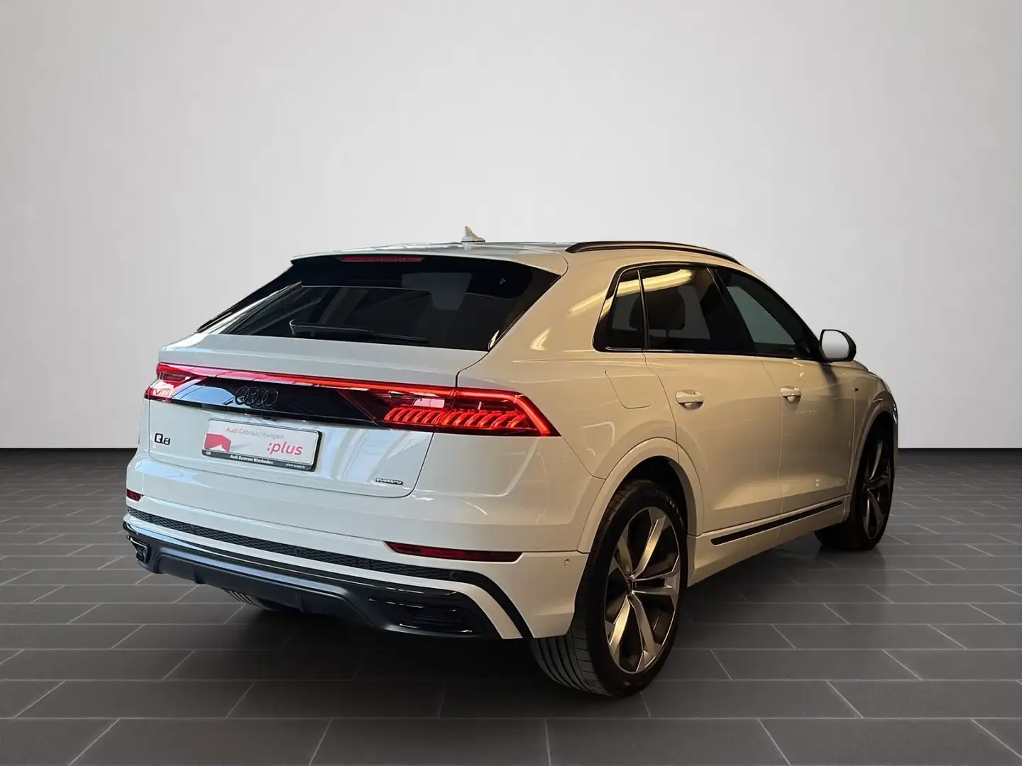 Audi Q8 SUV 55 TFSI quattro 250(340) kW(PS) tiptronic Weiß - 2