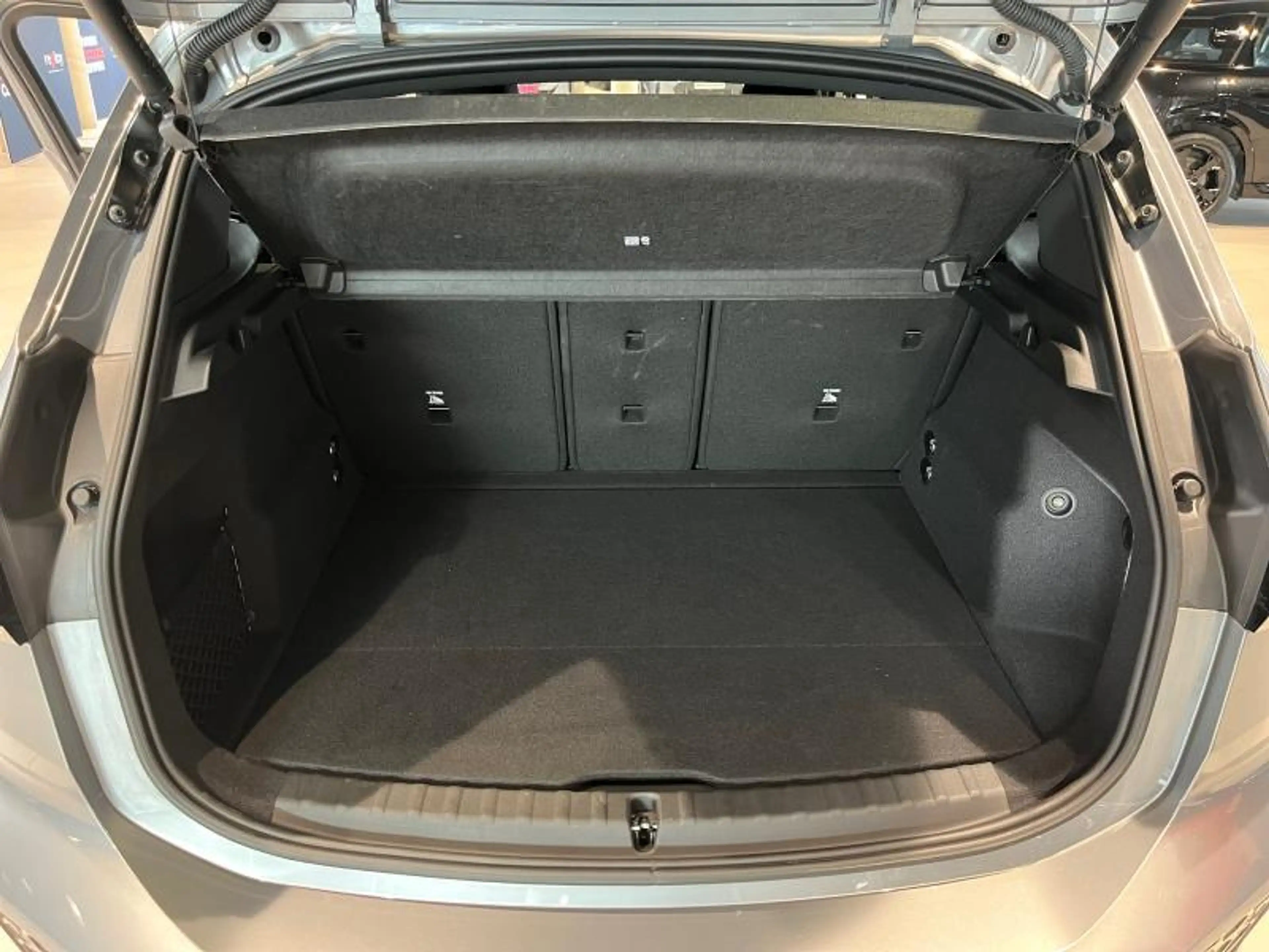 BMW 223 223i xDrive Active Tourer M Sport — photo 12