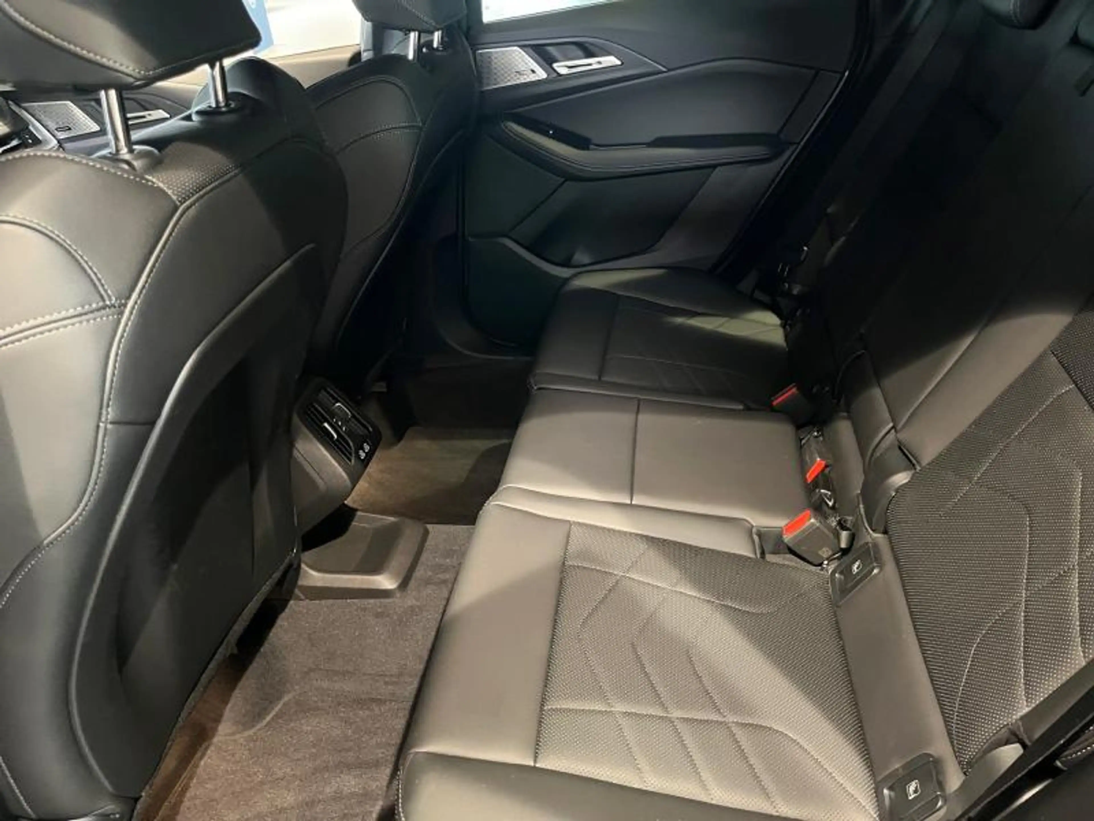 BMW 223 223i xDrive Active Tourer M Sport — photo 11
