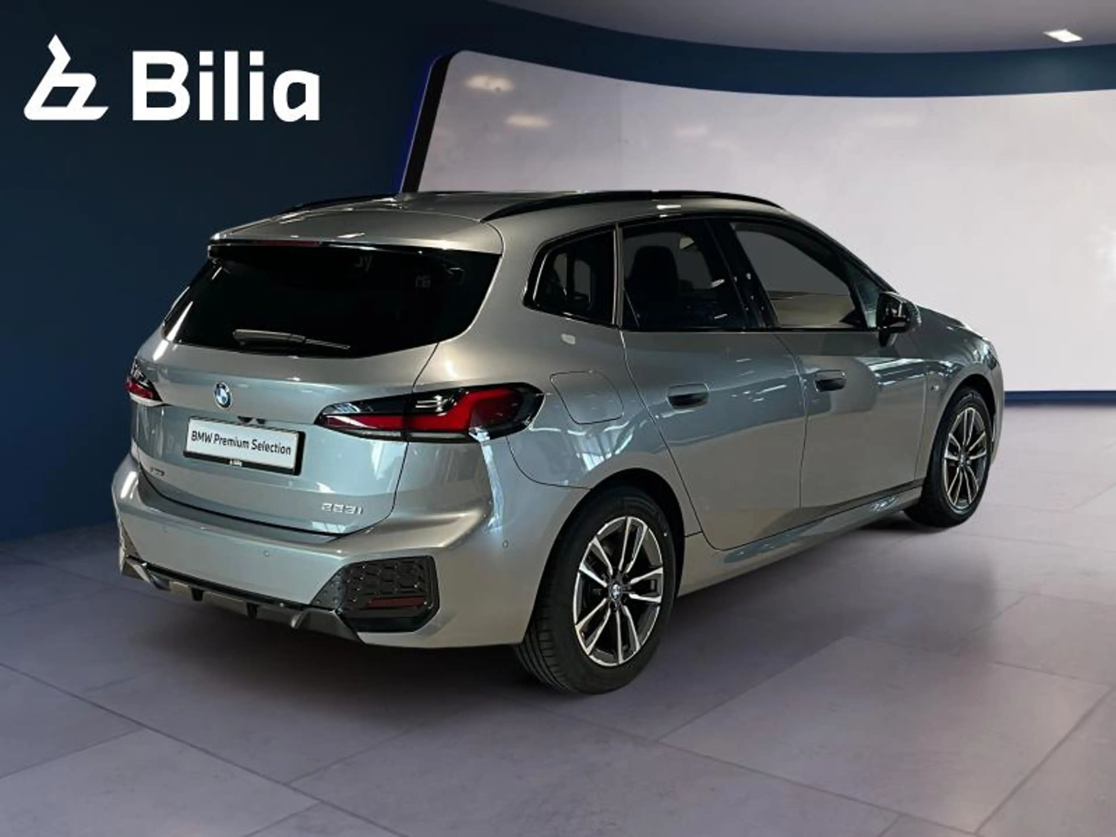 BMW 223 223i xDrive Active Tourer M Sport — photo 8