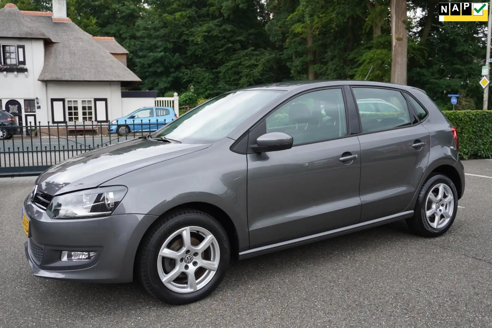 Volkswagen Polo 1.2 TSI BlueMotion Edition+ 5 Drs Navi Grijs - 1
