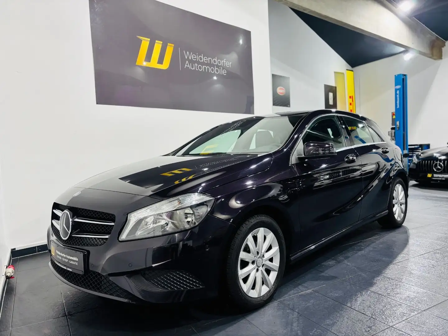 Mercedes-Benz A 180 STYLE*PDC*KAMERA*NAVI*KLIMA*SHZG*SPORTSITZ Mauve - 1