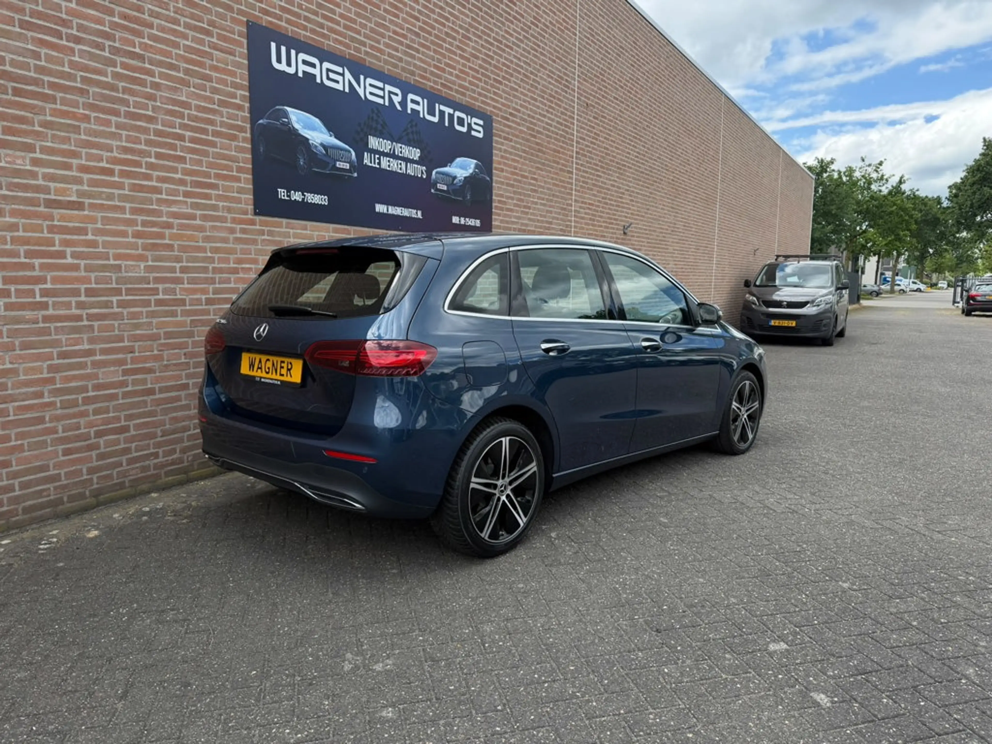 Mercedes-Benz B 250 e Luxury Line Adaptive-Cruisecontrol Keyless-Go+En — photo 4
