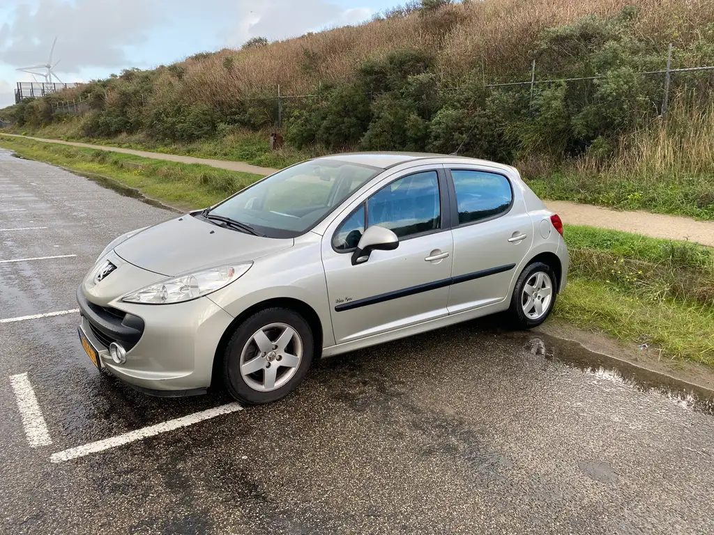 Peugeot 207 2009 из Европы — купить под ключ