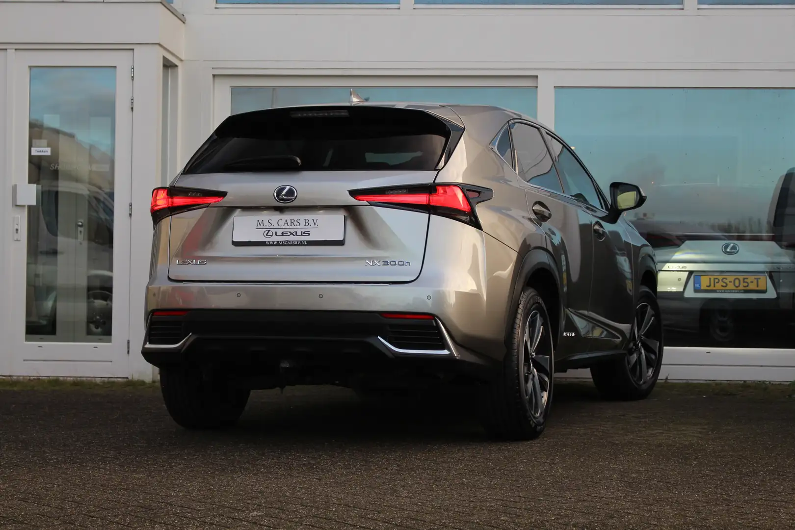 Lexus NX 300h Hybride AWD President Line I Pano I Mark Lev. I Ca Grau - 2