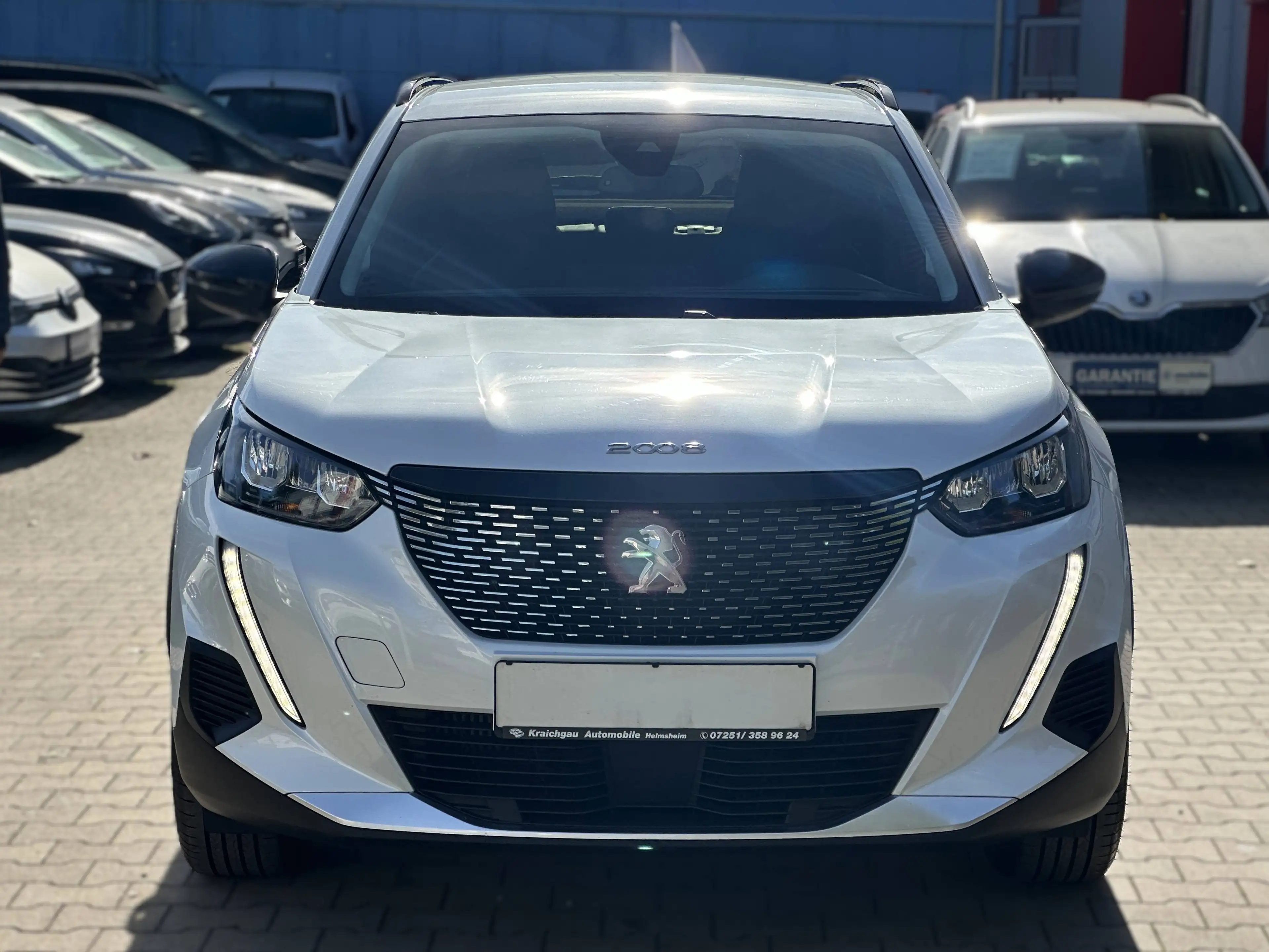 Peugeot 2008 *AUTOMATIK*AHK*Navi*Kamera*LED-Scheinw*8xAlu — photo 9