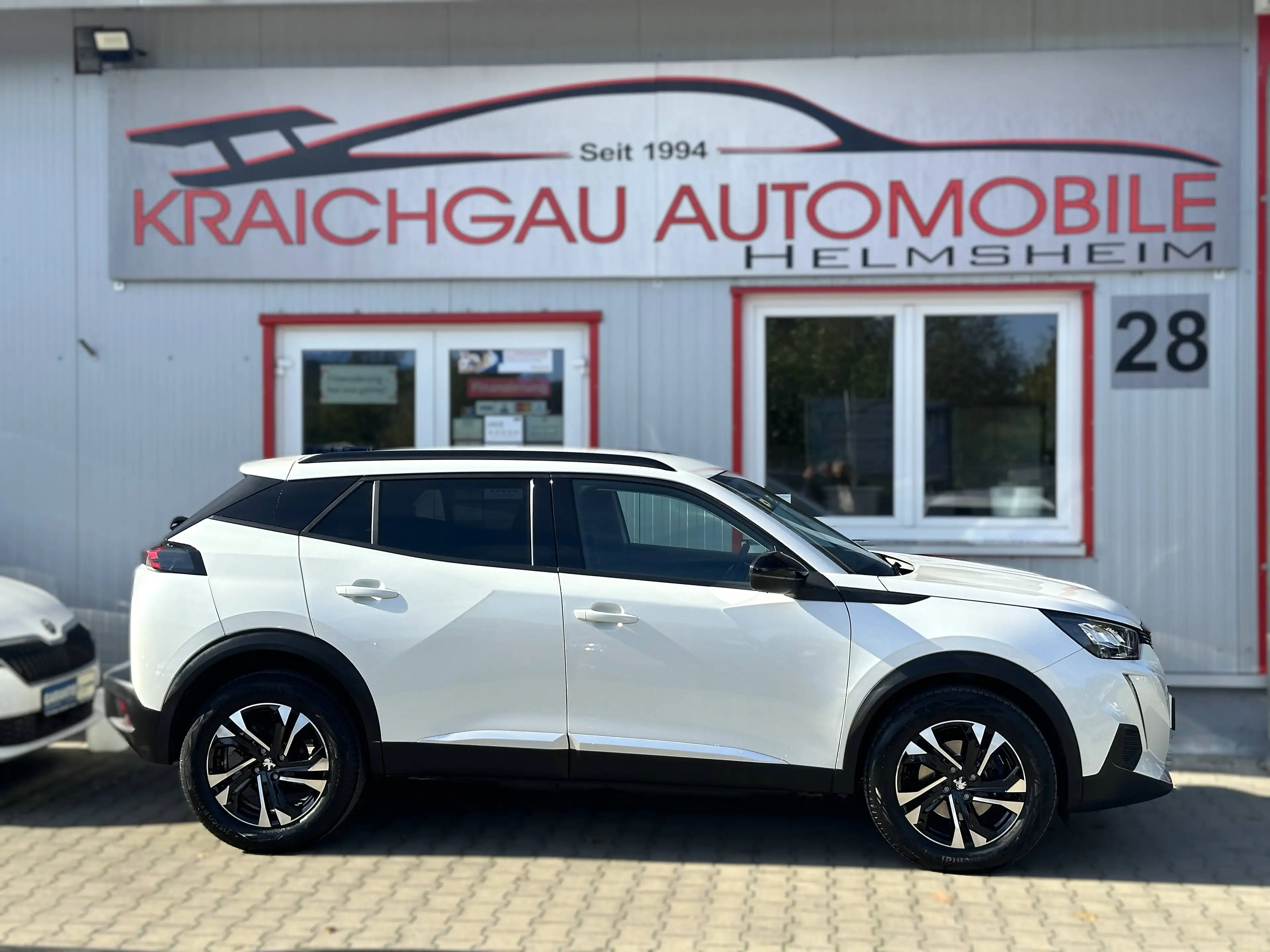 Peugeot 2008 *AUTOMATIK*AHK*Navi*Kamera*LED-Scheinw*8xAlu — photo 7