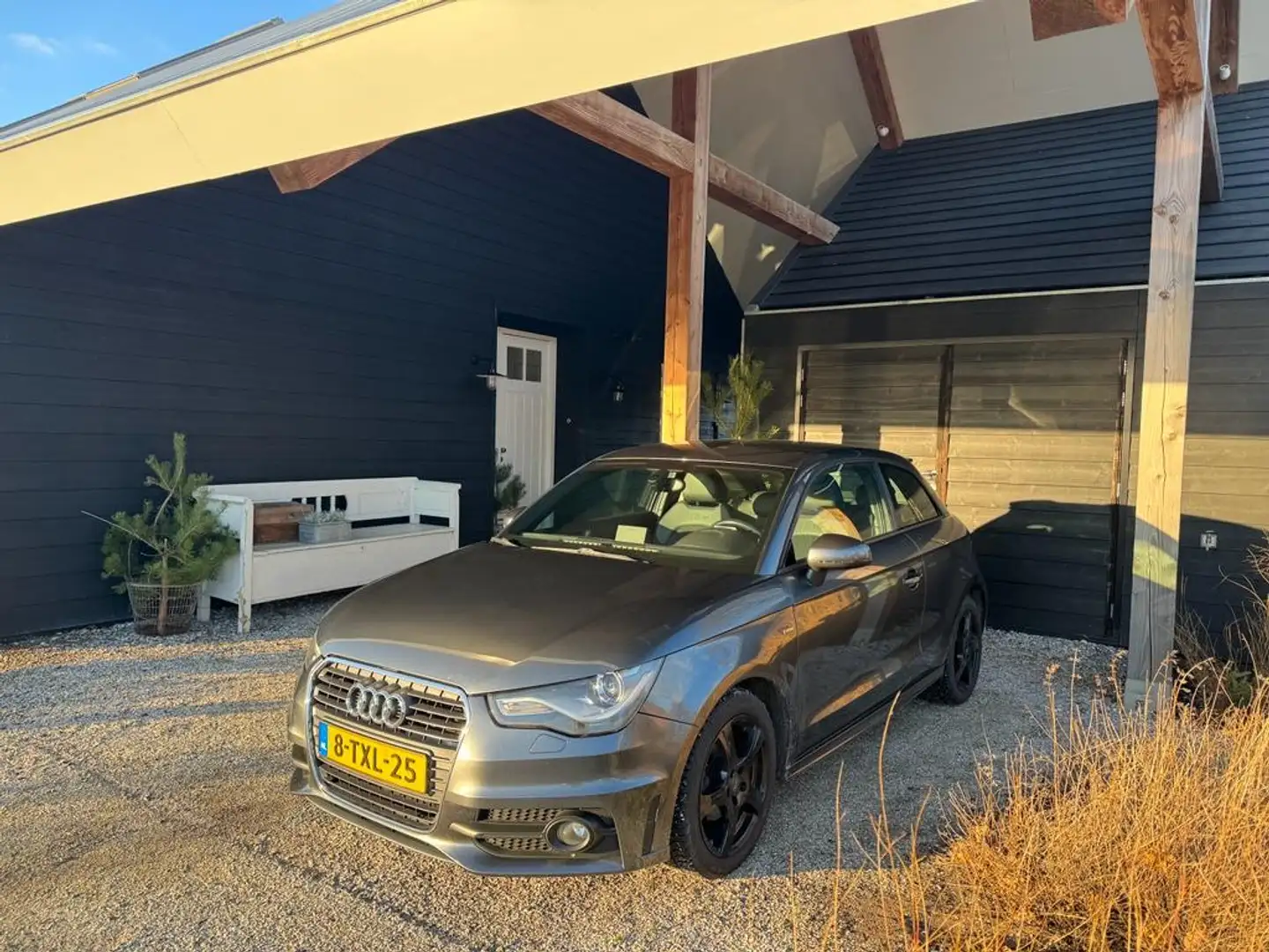 Audi A1 1.2 TFSI Sport Edition Grijs - 2