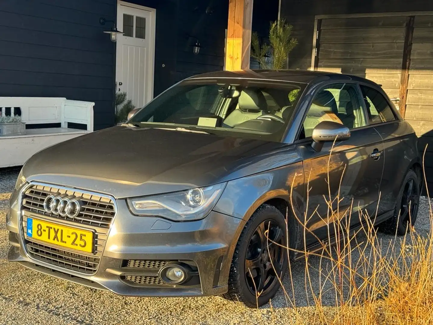 Audi A1 1.2 TFSI Sport Edition Grijs - 1