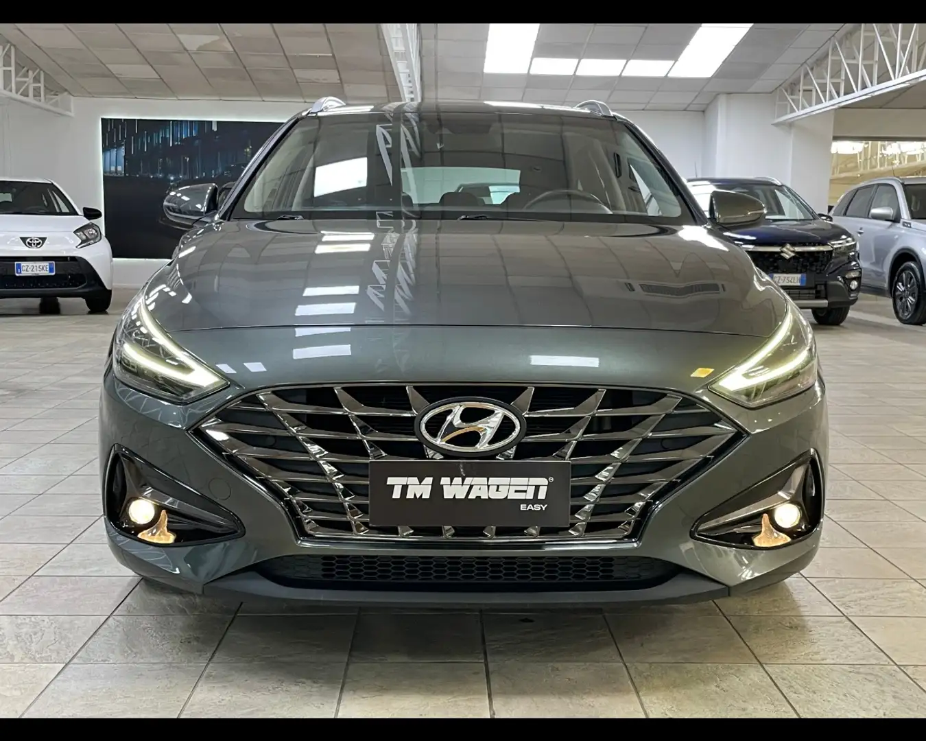 Hyundai i30 Wagon 1.0 T-GDI iMT 48V Prime 120CV 2023 Grigio - 2