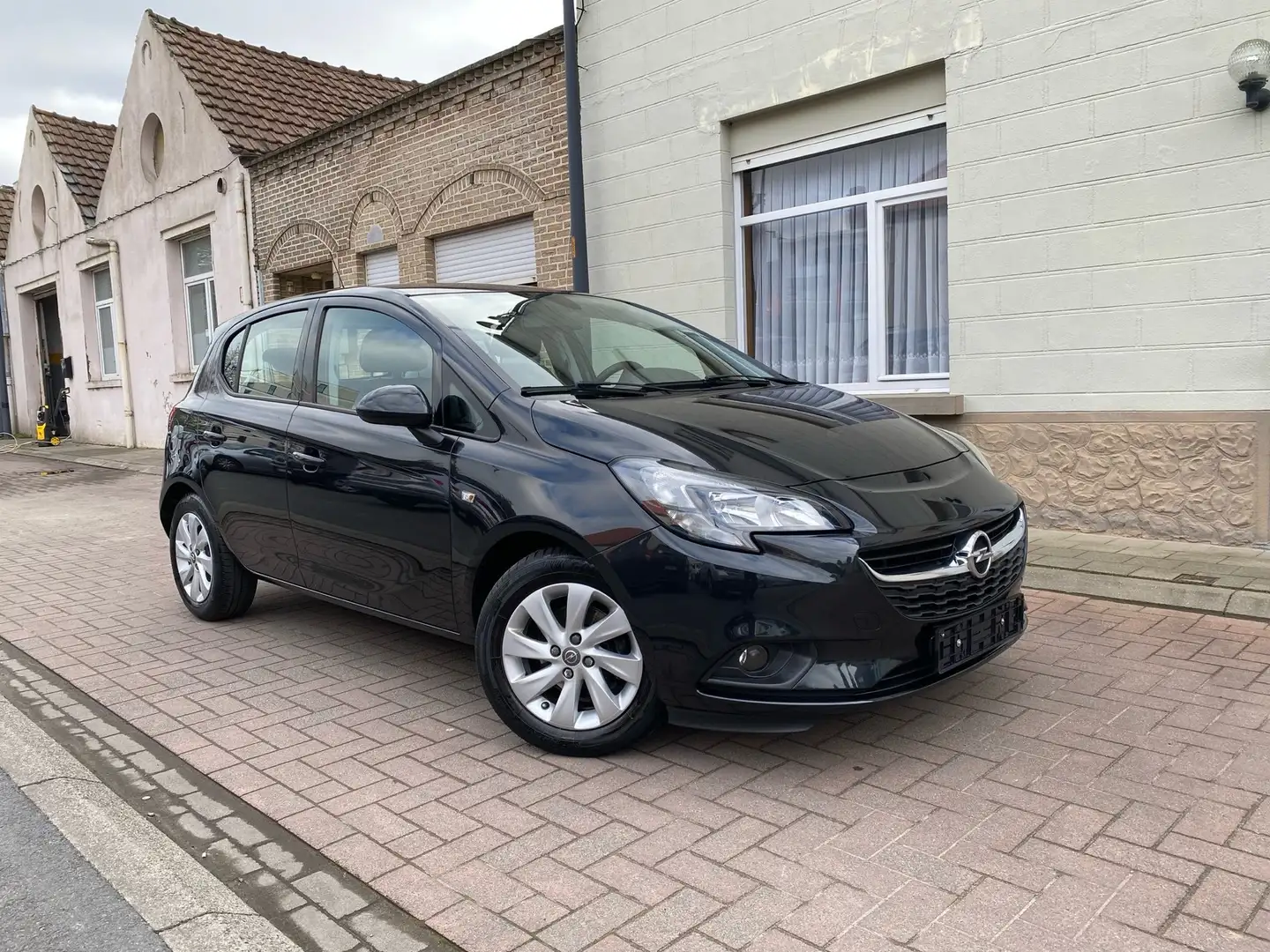 Opel Corsa 1.2 i benzine/2015 /Airco/Garantie Zwart - 2