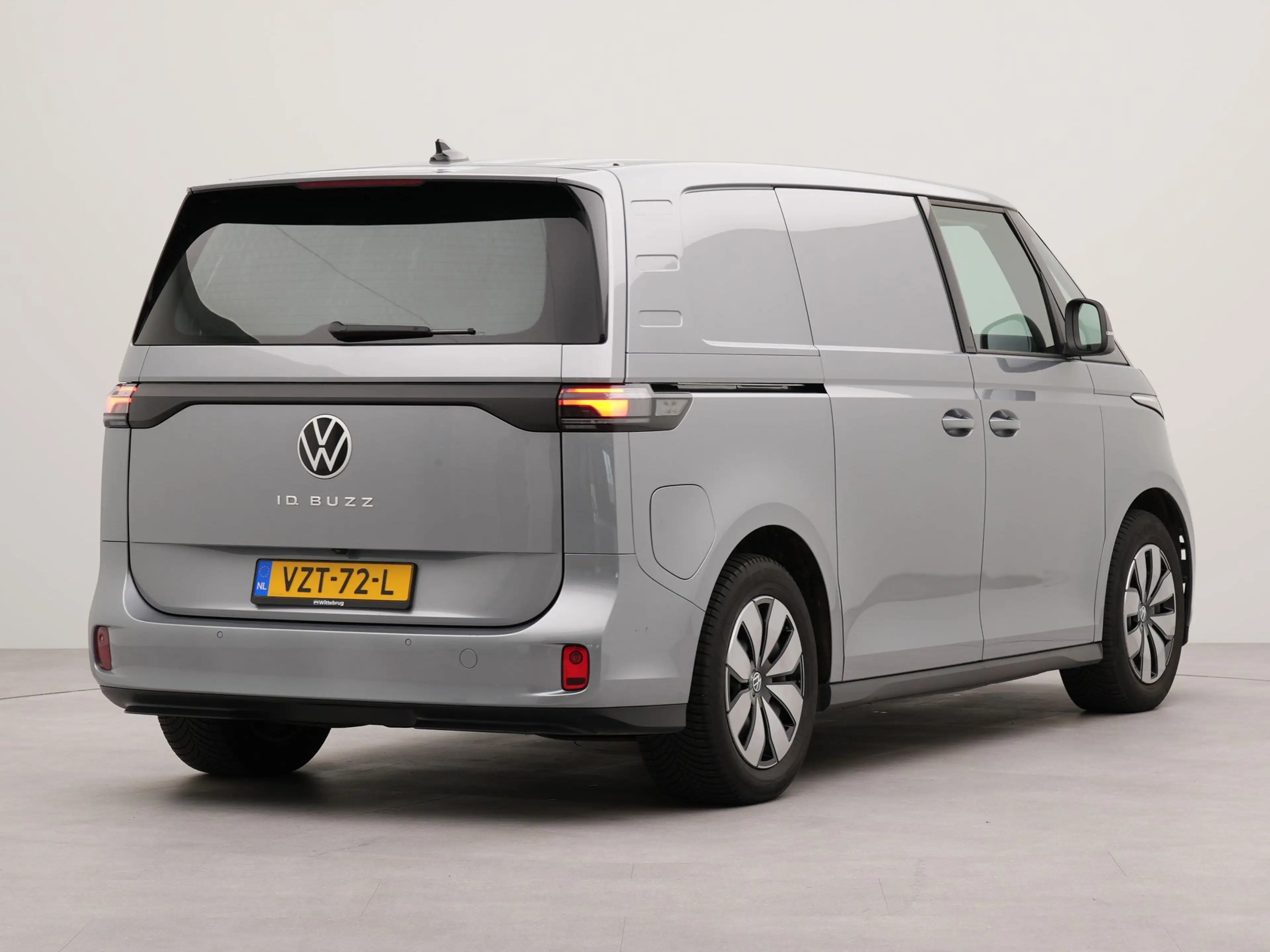 Volkswagen ID. Buzz Cargo 77 kWh/204pk WLTP 408km bijrijdersbank, achterklep — photo 9
