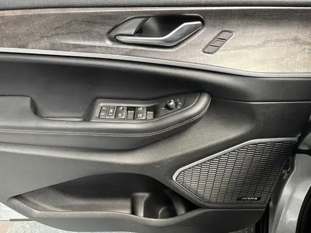 Jeep Grand Cherokee view 10