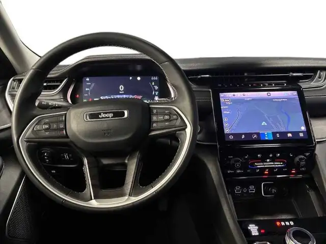 Jeep Grand Cherokee view 14