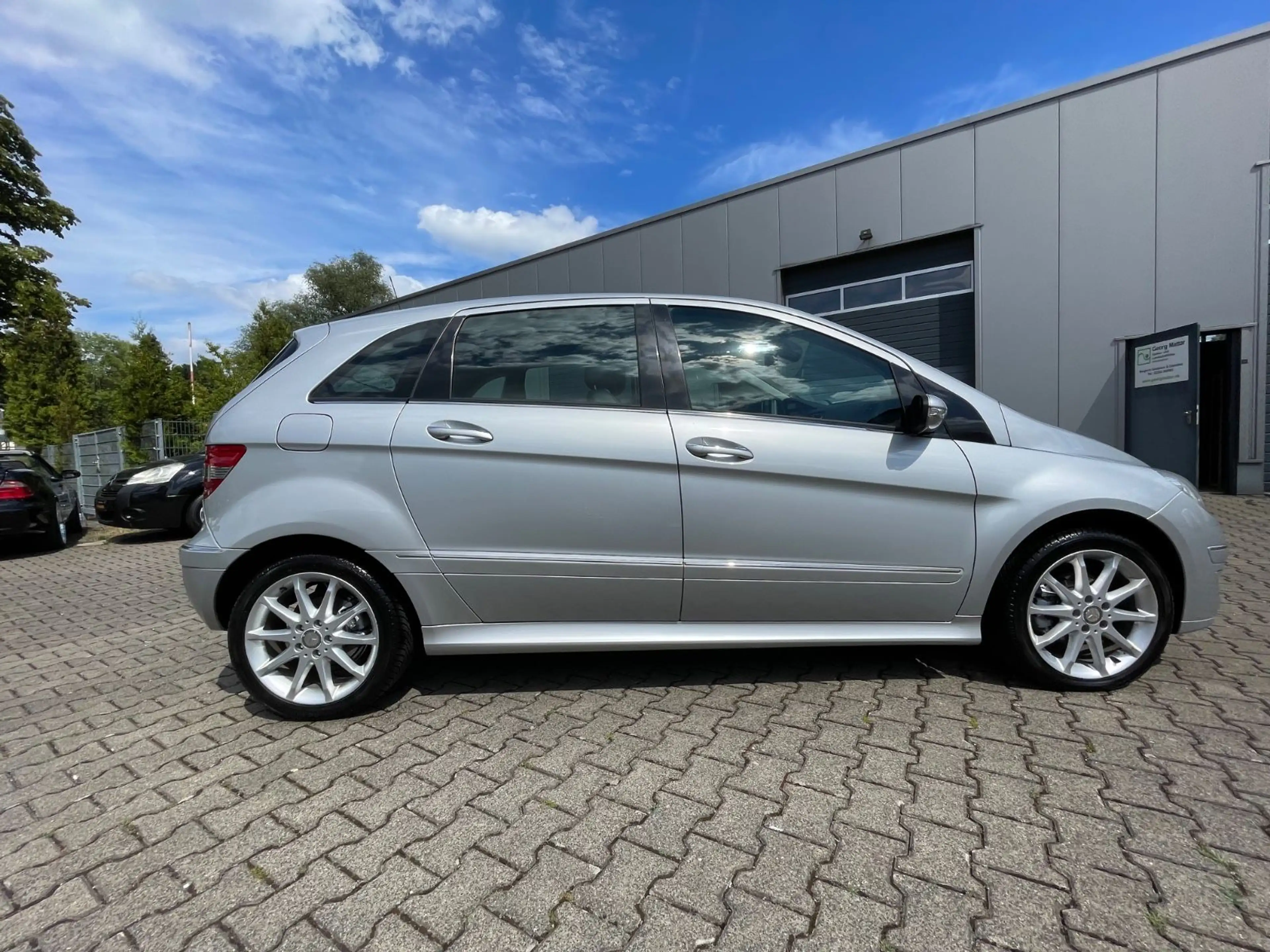 Mercedes-Benz B 170 Automatik 17" Alu PDC SHZ Teilleder NEUZST