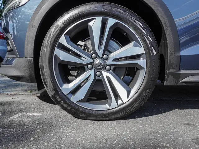 Volvo V60 Cross Country view 7