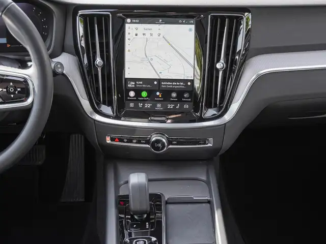 Volvo V60 Cross Country view 13