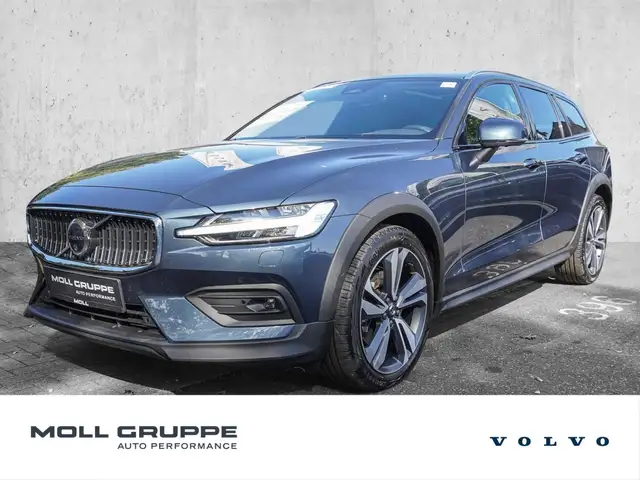 2024 Volvo V60 Cross Country in Blue for sale