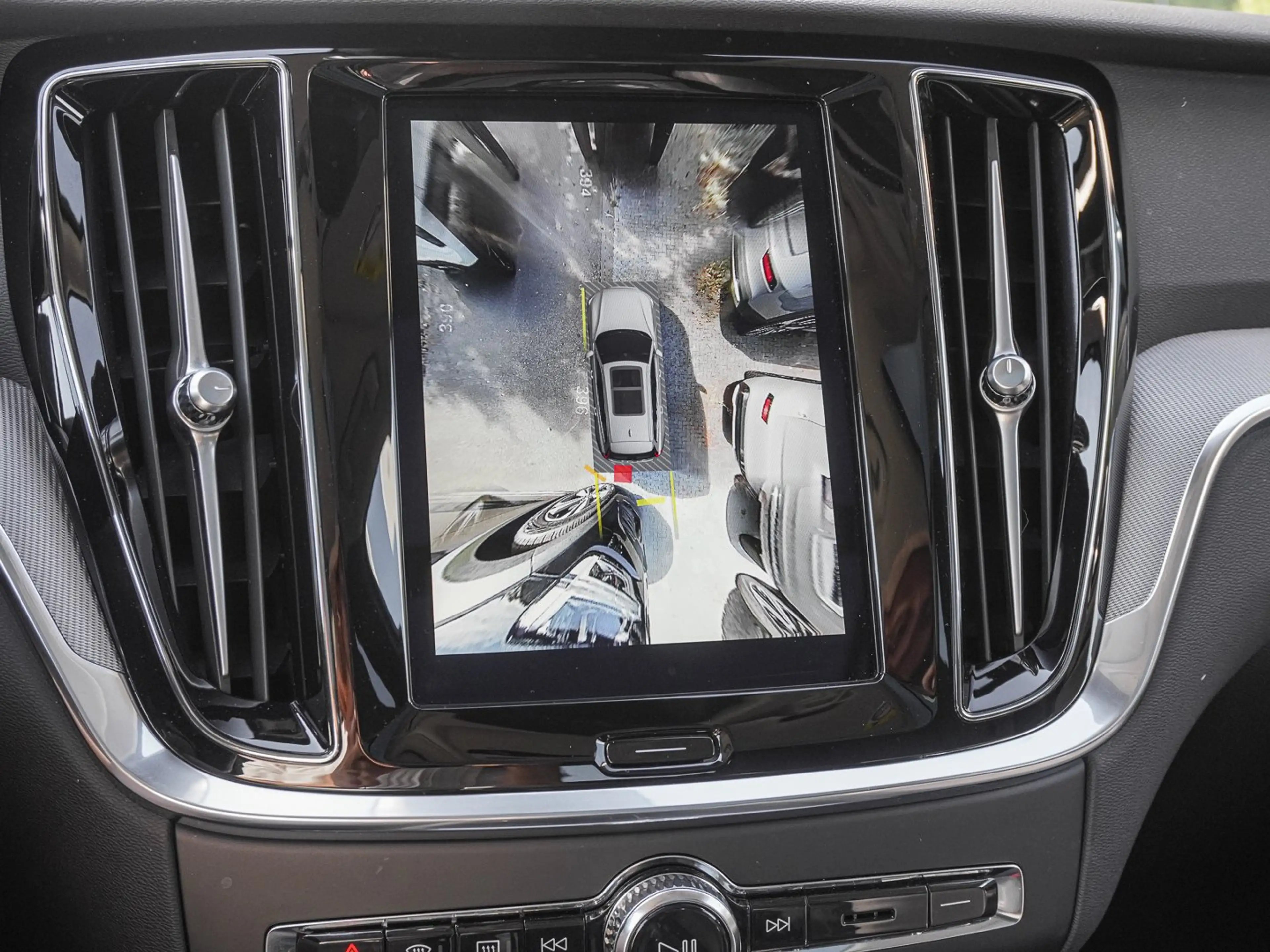 Volvo V60 Cross Country B4 AWD Plus AHK Pano Harman/Kardon — photo 14