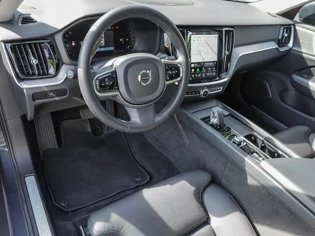 Volvo V60 Cross Country view 10
