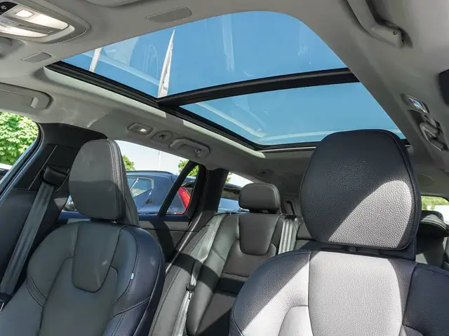 Volvo V60 Cross Country view 8