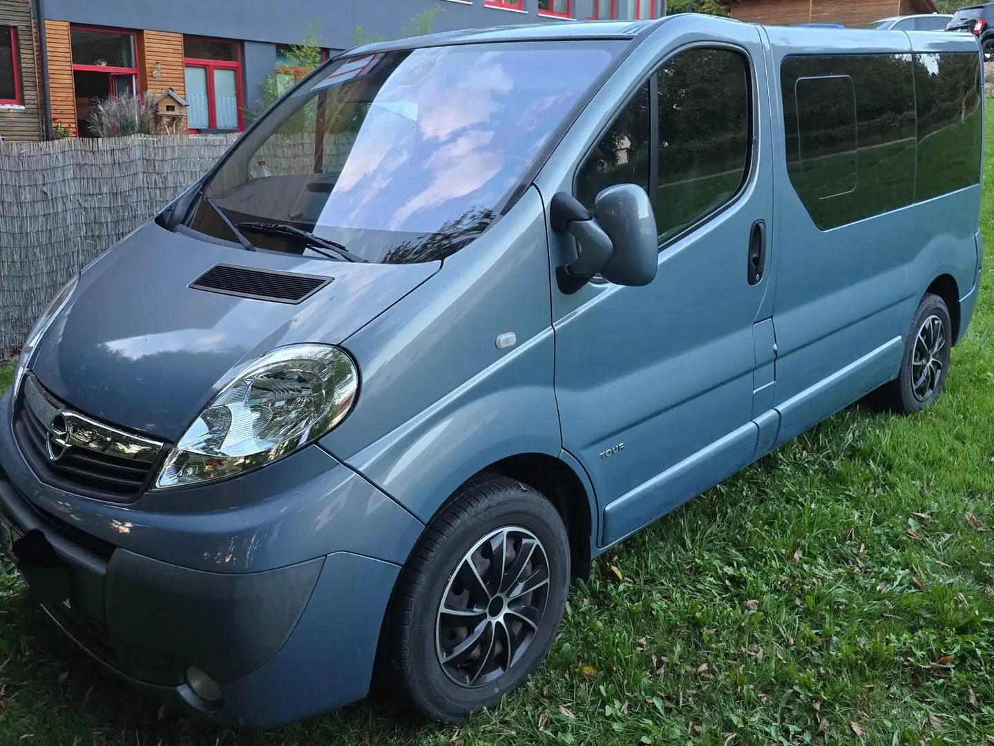 Opel Vivaro Tour 7 Sitzer *Top Zustand* Garagenfahrzeug Blau - 1