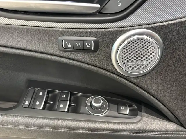 Alfa Romeo Stelvio view 13