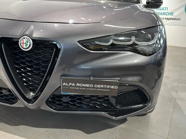 Alfa Romeo Stelvio view 16