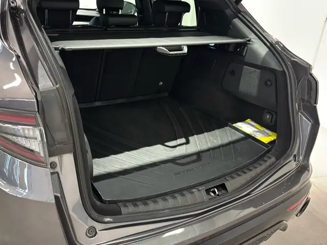 Alfa Romeo Stelvio view 14