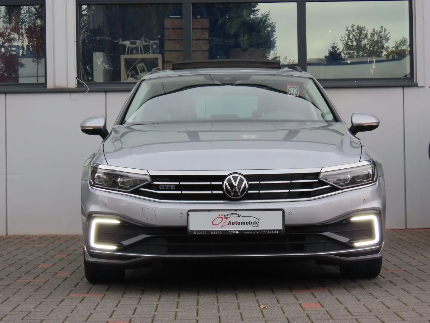 Volkswagen Passat Variant GTE Autom. Keyless Pano ACC Stříbrná - 2