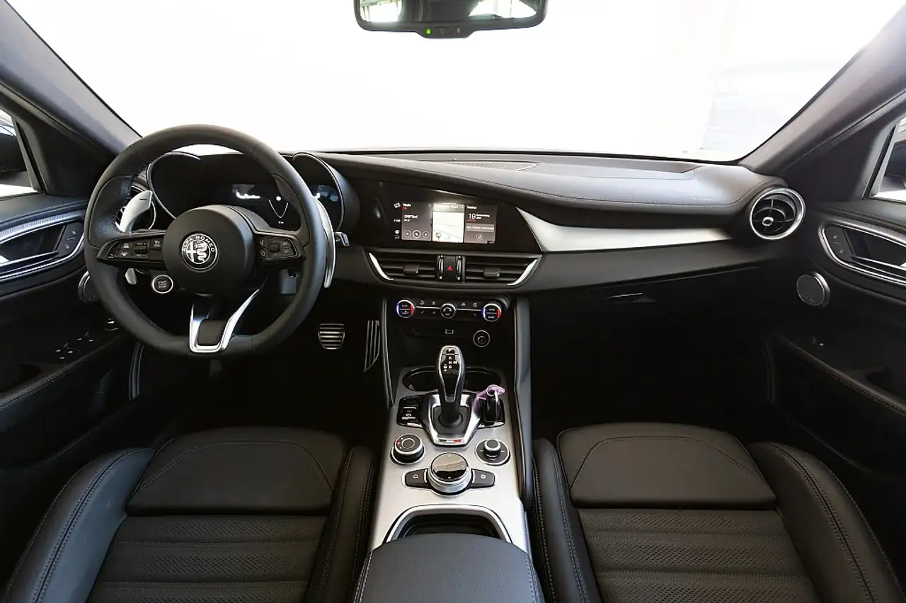 Alfa Romeo Giulia 2025 — фото 6