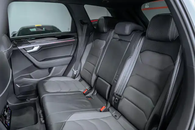 Volkswagen Touareg view 15