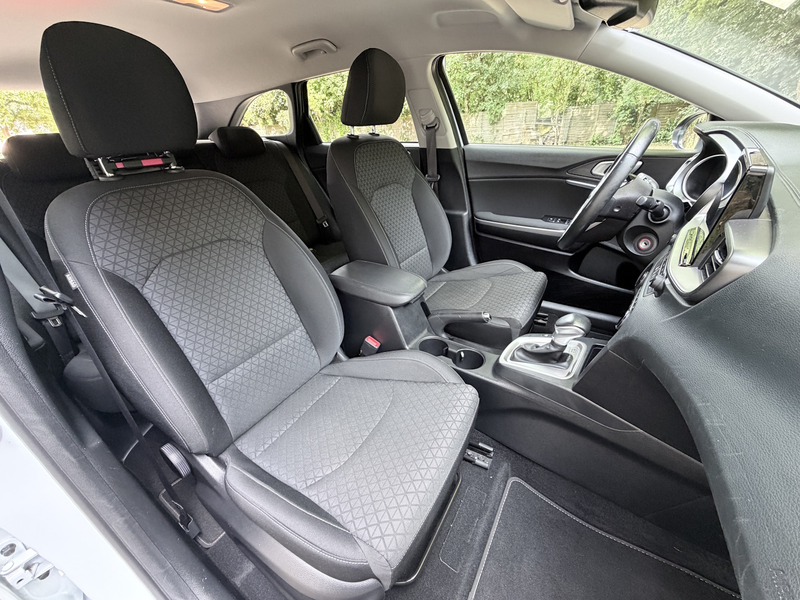 Kia Ceed / cee'd Ceed SW 1.4 T-GDI DCT OPF Vision — photo 9