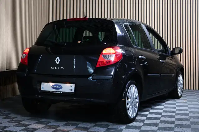Renault Clio view 3