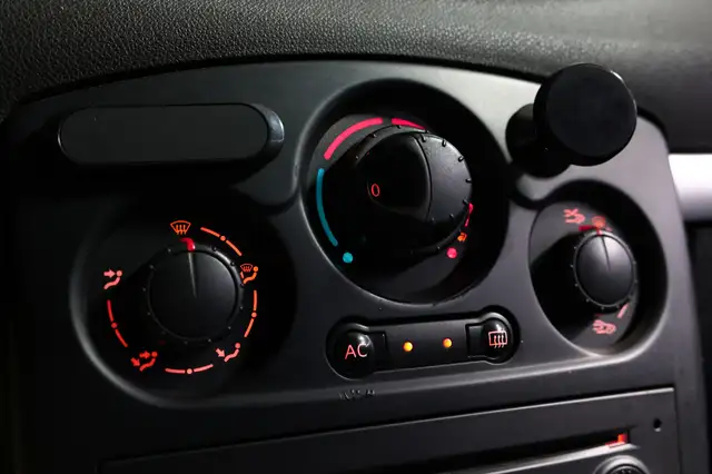 Renault Clio view 19
