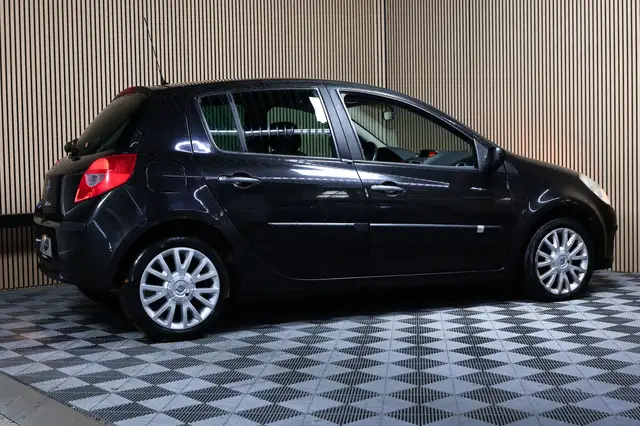 Renault Clio view 6