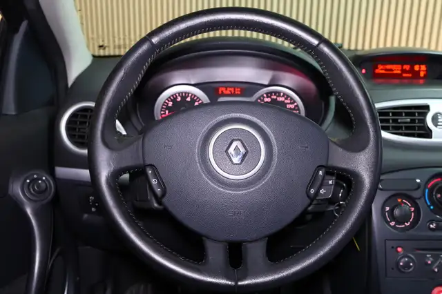 Renault Clio view 14
