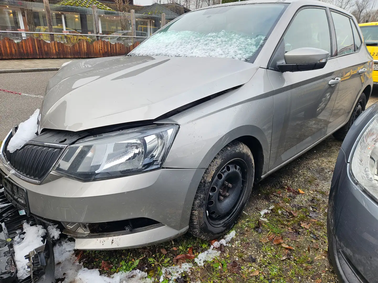 Skoda Fabia Fabia Joy 1,2 TSI 66KW EURO6B Grau - 2